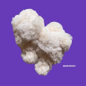 FAMIPORT CROSS BAND FLUFFY FUZZy FURRY SLIPPERS WOMEN COLOR WHITE SIZE L 9-10